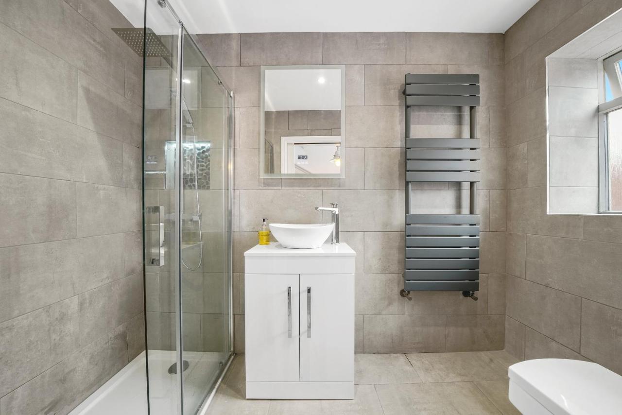 30 Percent Off! The Central Whitby Gem - 4 Bedrooms Exterior foto