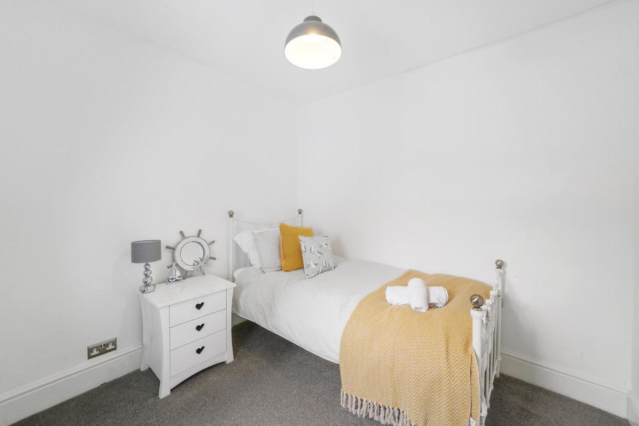 30 Percent Off! The Central Whitby Gem - 4 Bedrooms Exterior foto